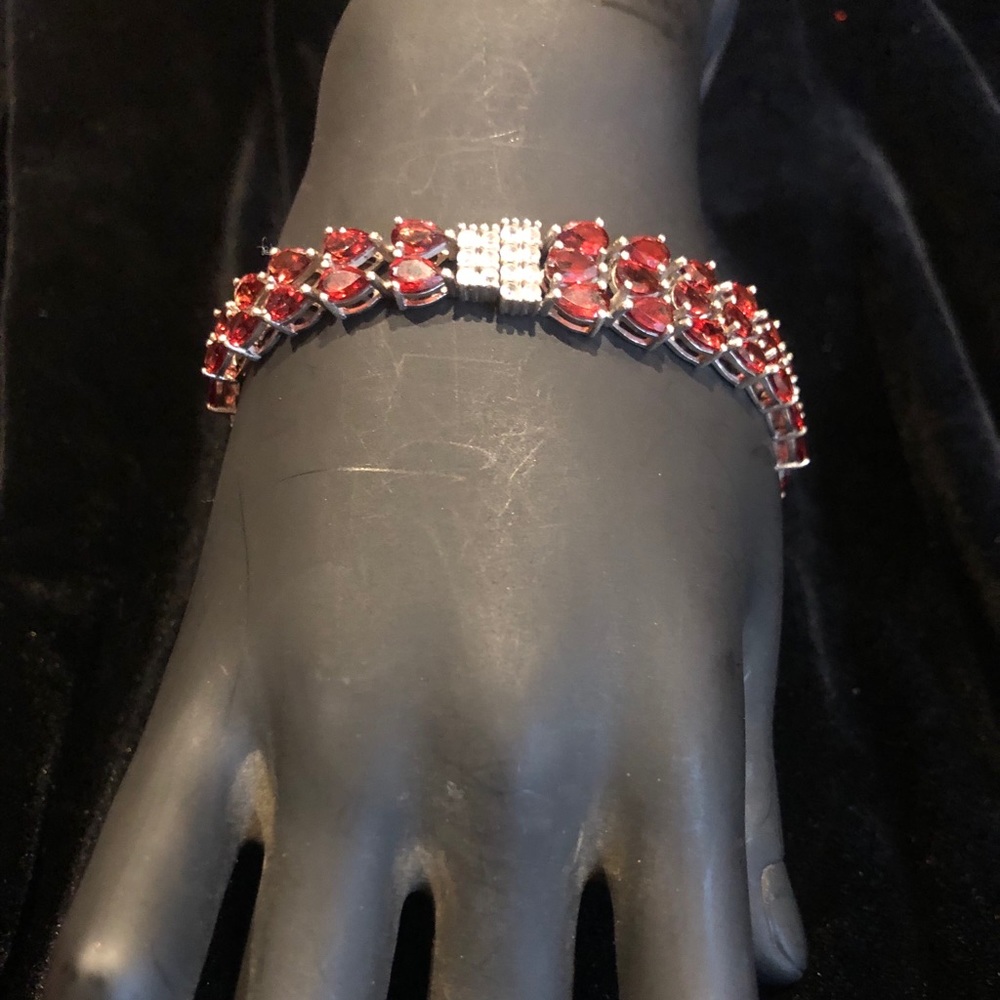 Red garnet and silver bracelet